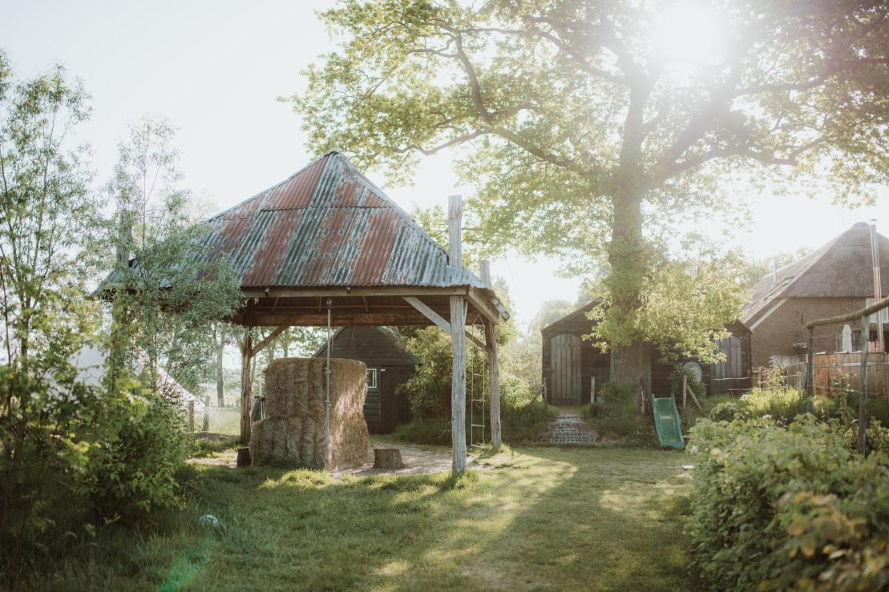 Отель Landhoeve Oosterwolde  Экстерьер фото